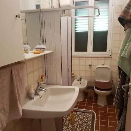 Giuma Con Piscina Fontane Bianche
